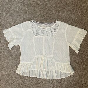 Knox Rose White Medium Blouse with Ruffled Sleeves